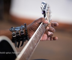  (photo)