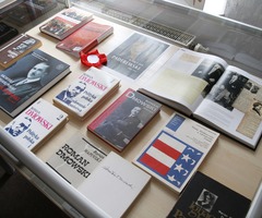  (photo)