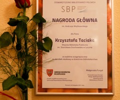 zdjęcie dyplomu (photo)
