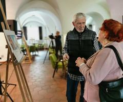  (photo)