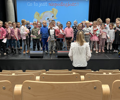  (photo)