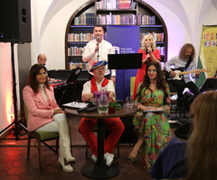  (photo)