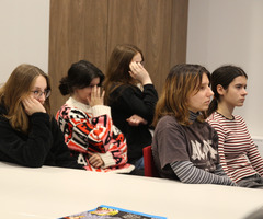  (photo)