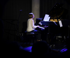  (photo)