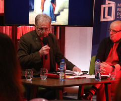  (photo)