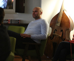  (photo)