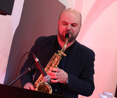  (photo)