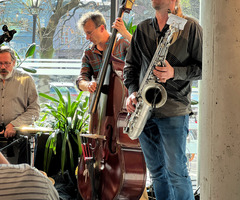  (photo)