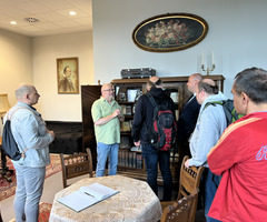  (photo)