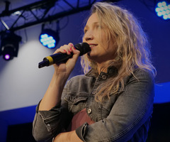  (photo)