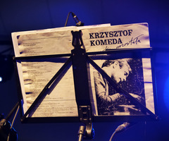  (photo)