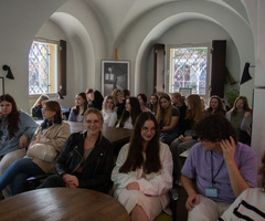  (photo)