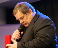  (photo)