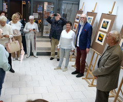  (photo)