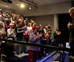 (photo)