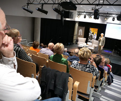  (photo)