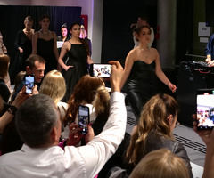  (photo)