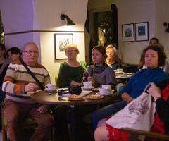  (photo)