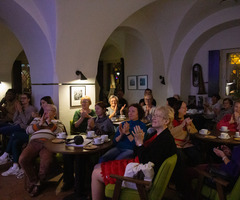  (photo)
