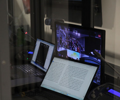  (photo)