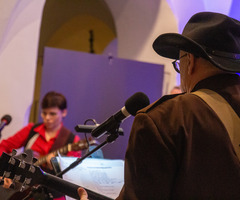 (photo)