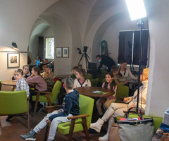  (photo)