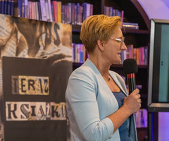  (photo)