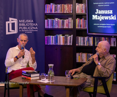  (photo)