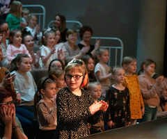  (photo)