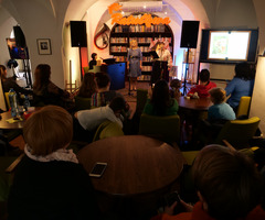  (photo)