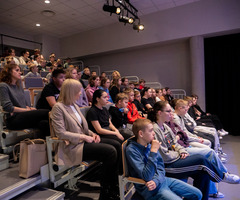  (photo)