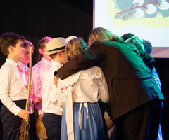  (photo)