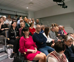  (photo)