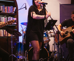  (photo)
