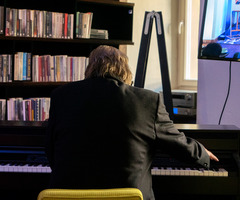  (photo)