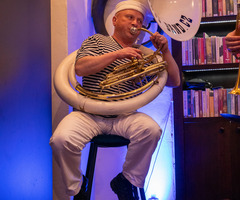  (photo)