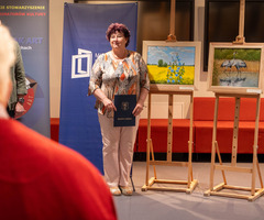  (photo)