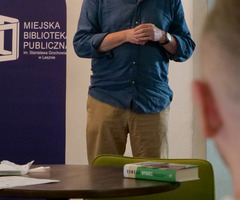  (photo)