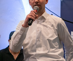  (photo)