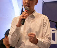  (photo)