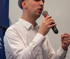  (photo)