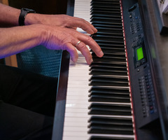  (photo)