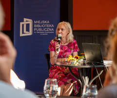 Pisać, by nie zamilknąć – spotkanie z Lidią Sadkowską-Mokkas