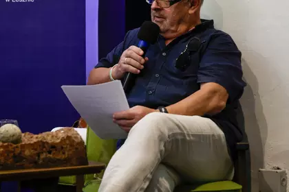 Gabriel Roszak prowadzi spotkanie z cyklu „Niedziela Gabriela”.