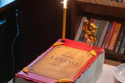 Tort przygotowany z okazji premiery albumu i urodzin autora.