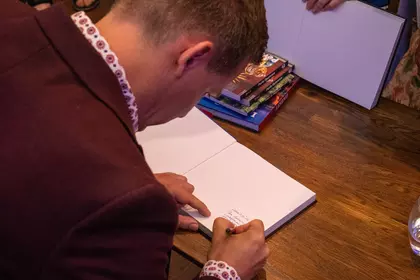 Dedykacja autora w jednym z egzemplarzy albumu.