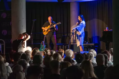Artyści na scenie podczas koncertu w ramach Warsztatów Jazzowych.