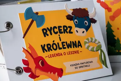Książka fakturowa „Rycerz i Królewna – legenda o Lesznie”.