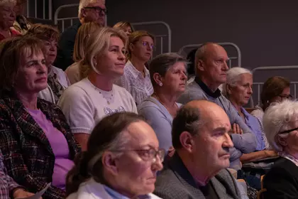 Publiczność podczas koncertu finałowego Pardes Festival w Lesznie.