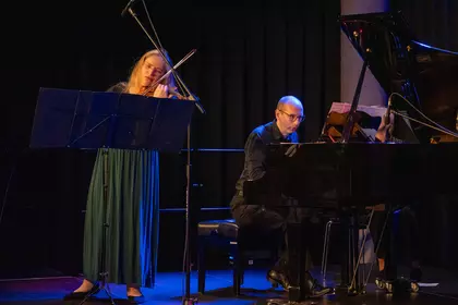 Ewelina Nowicka i Paul Fasang podczas występu na scenie.